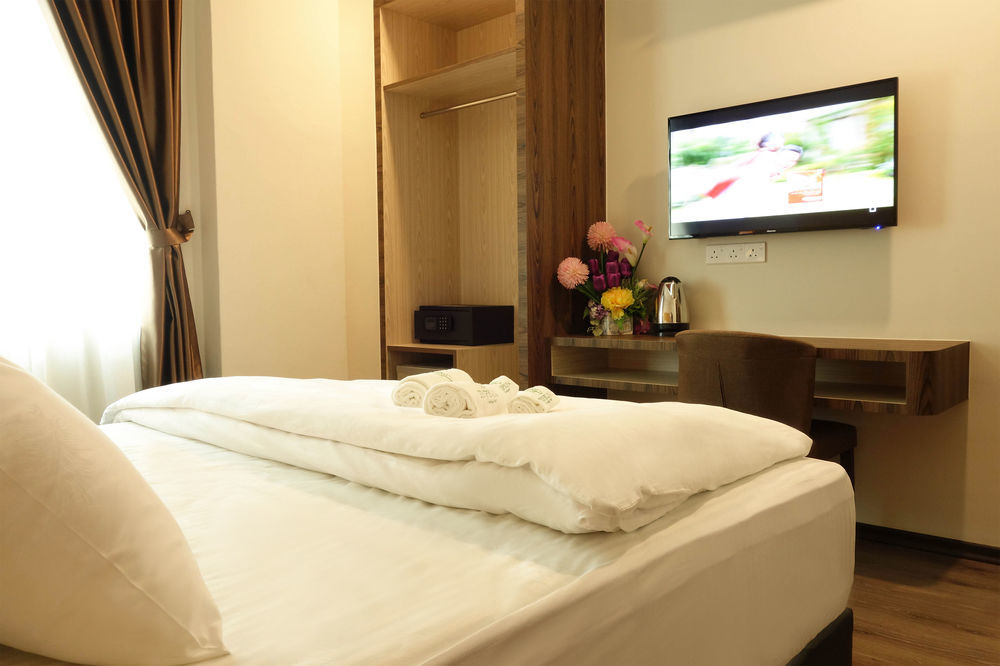 Tropicana Homestay Muar Exterior foto