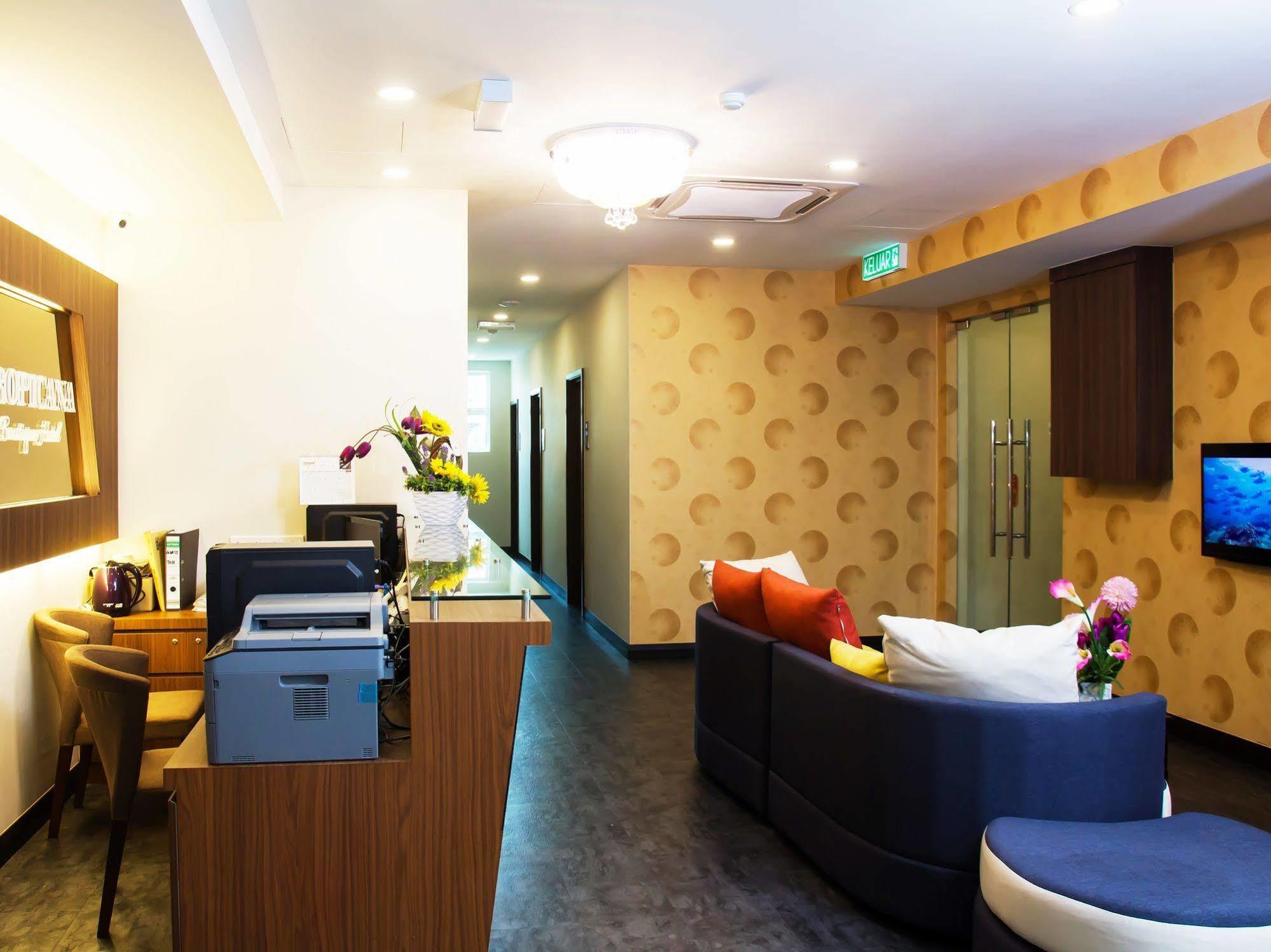 Tropicana Homestay Muar Exterior foto