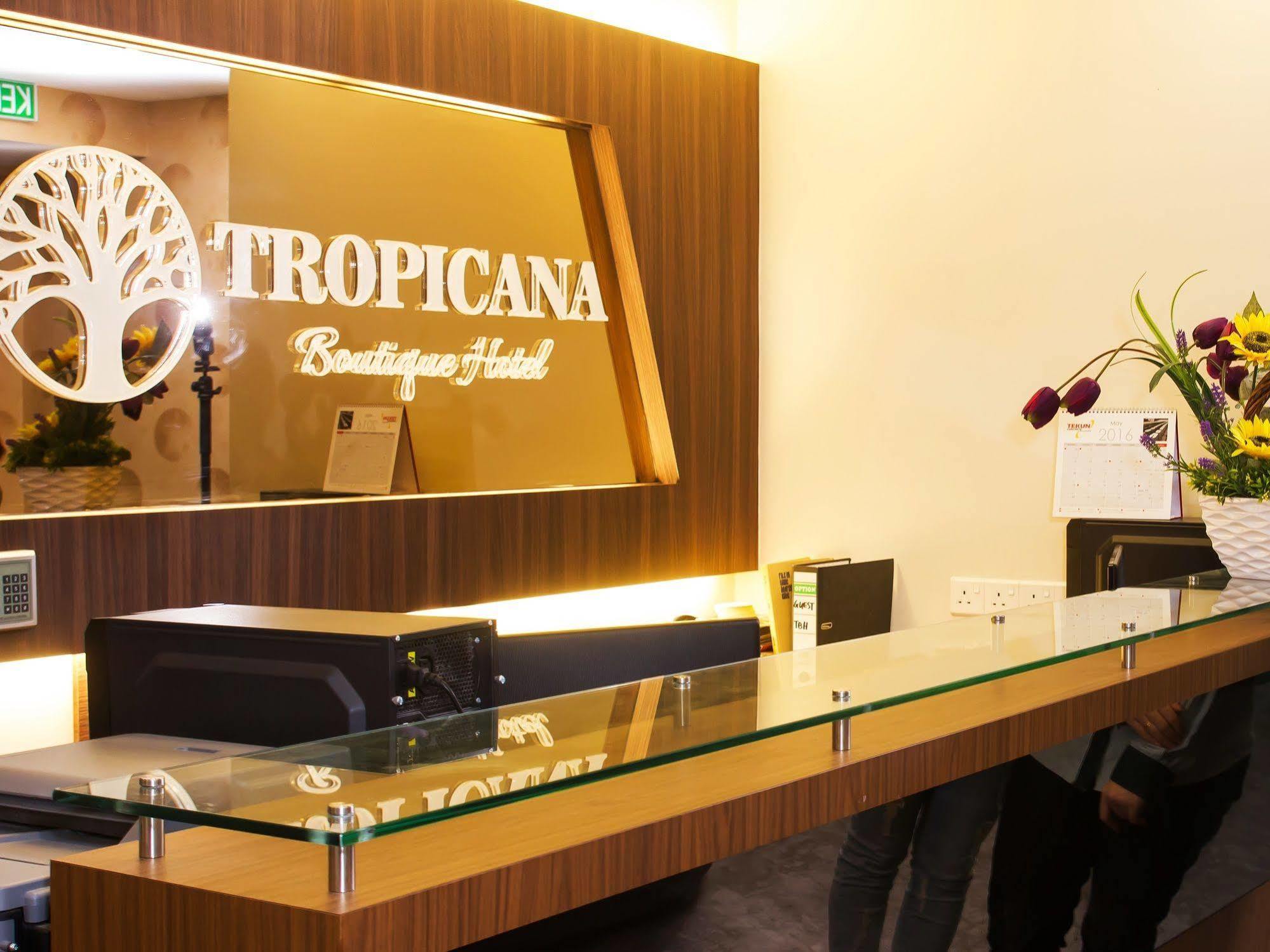Tropicana Homestay Muar Exterior foto